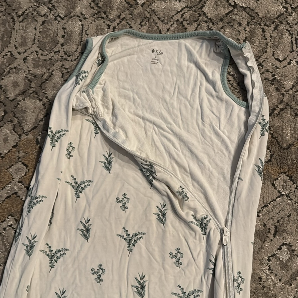 Kyte BABY Floral Print sleep sack 0.5 L in White and Green - Picture 3 of 4
